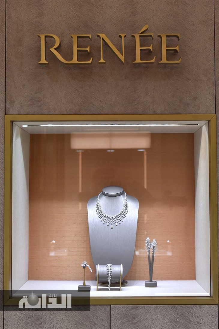 من المعروضات