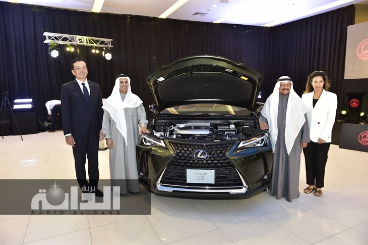 جماعية مع السيارة الجديدة