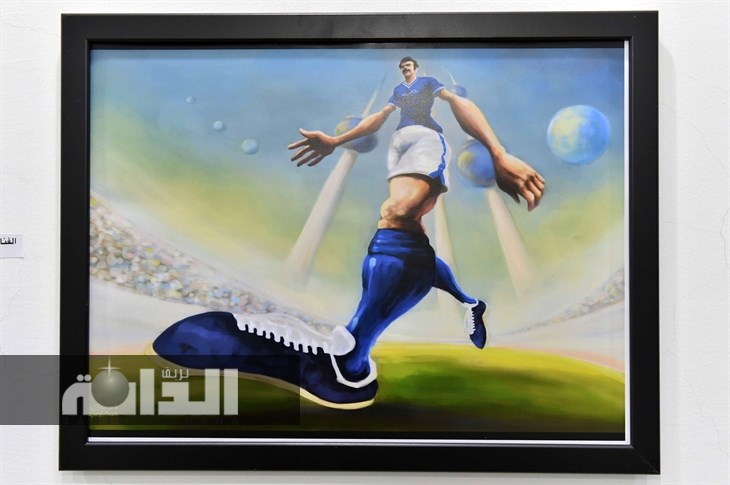 من اللوحات المعروضة 