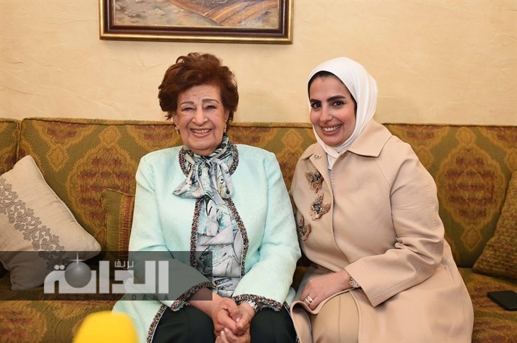 الدكتورة مريم العتيبي - الاعلامية القديرة انيسة محمد جعفر
