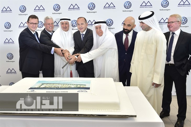 قص قالب الحلوى