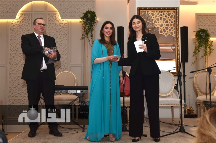 ‏تقديم جائزة السحب (5)_2