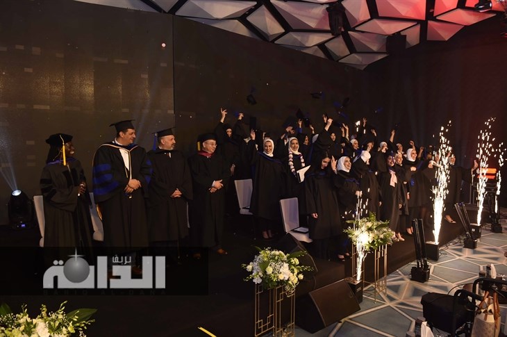 احظة اعلان التخرج