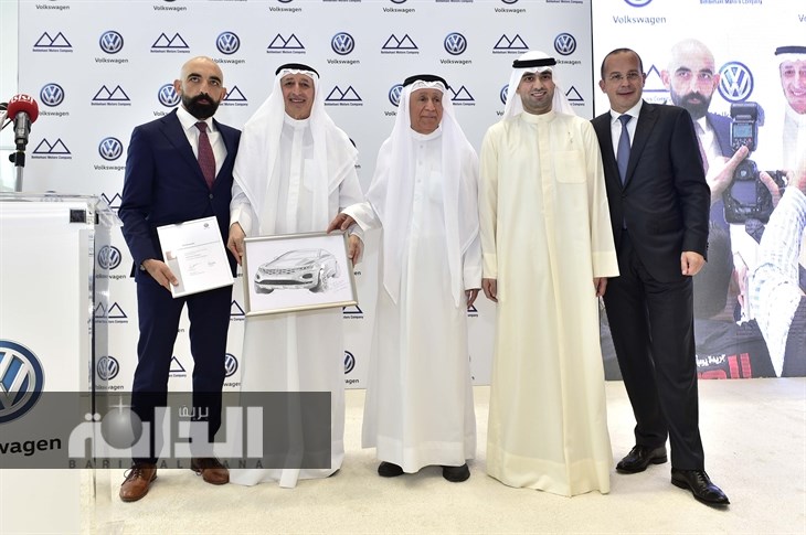 تقديم الدروع التذكارية