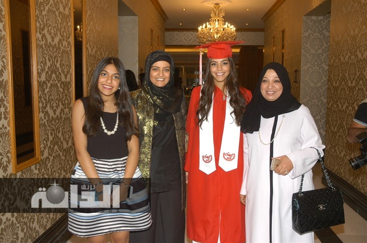 خريجات 